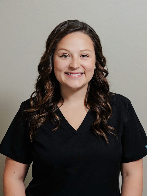 Alayna headshot assistant art grand ave dental 0252