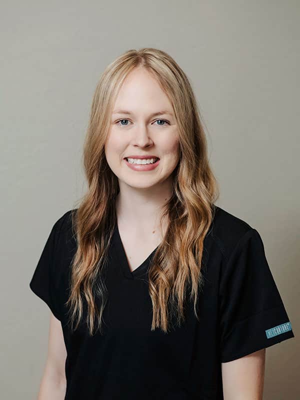 Erin headshot hygienist art grand ave dental 0349