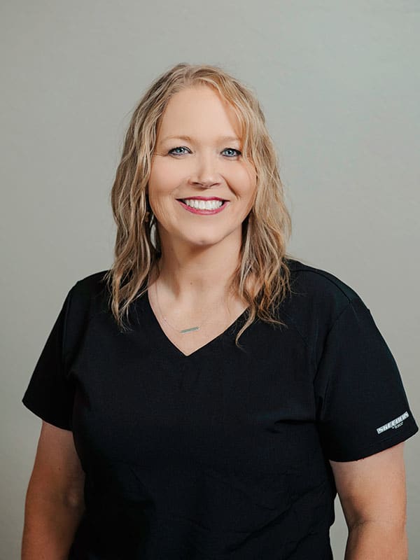 Jenn headshot assistant manager art grand ave dental 0418